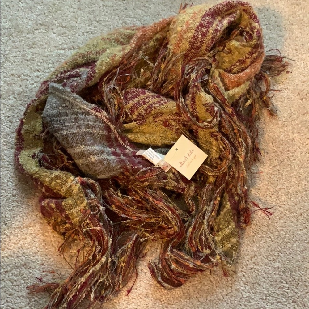 NWT scarf